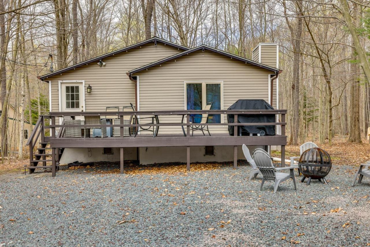 Holiday home Pet-friendly Pocono Vacation With Deck! *