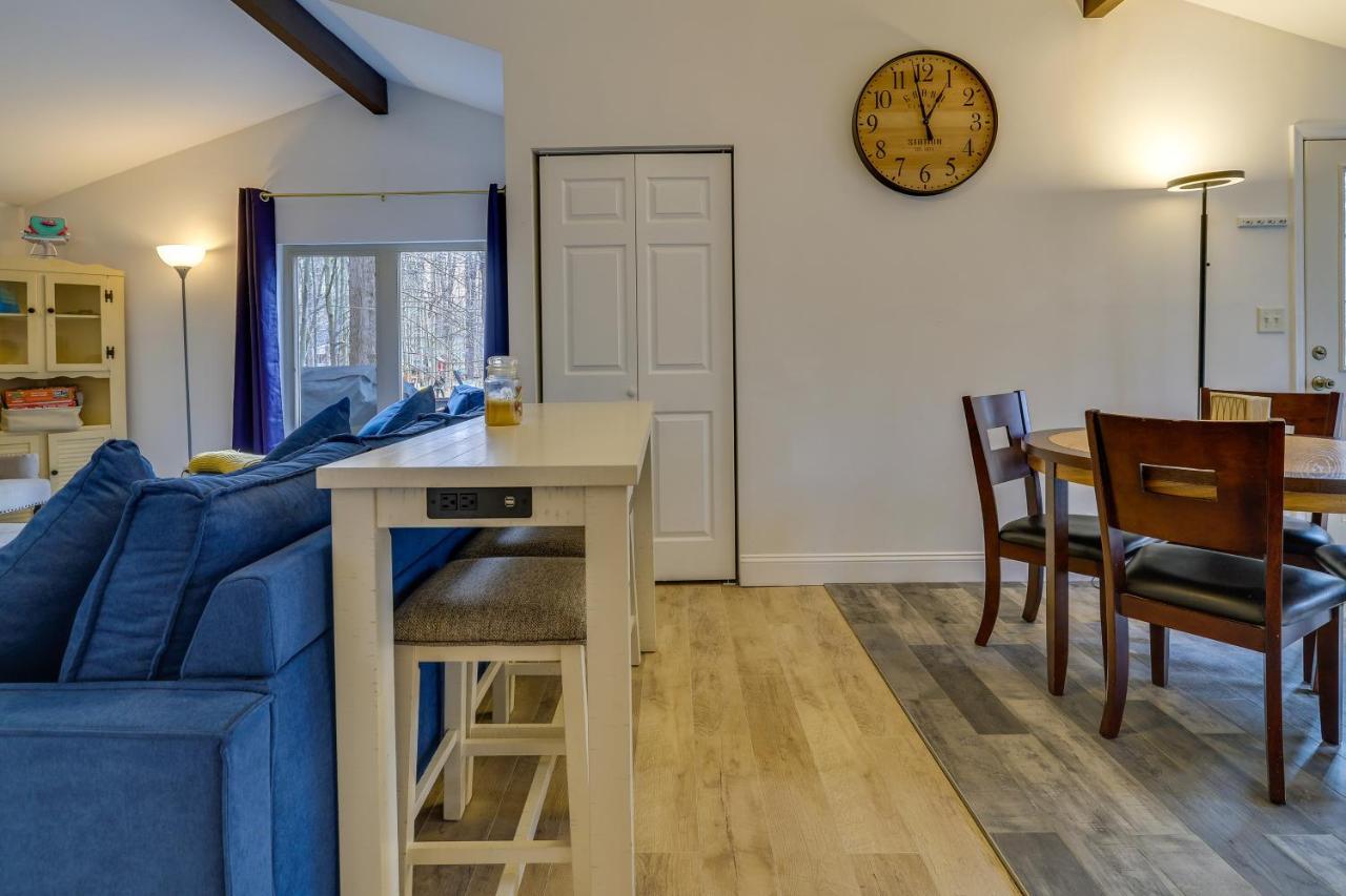 Pet-friendly Pocono Vacation With Deck! * Pocono Lake