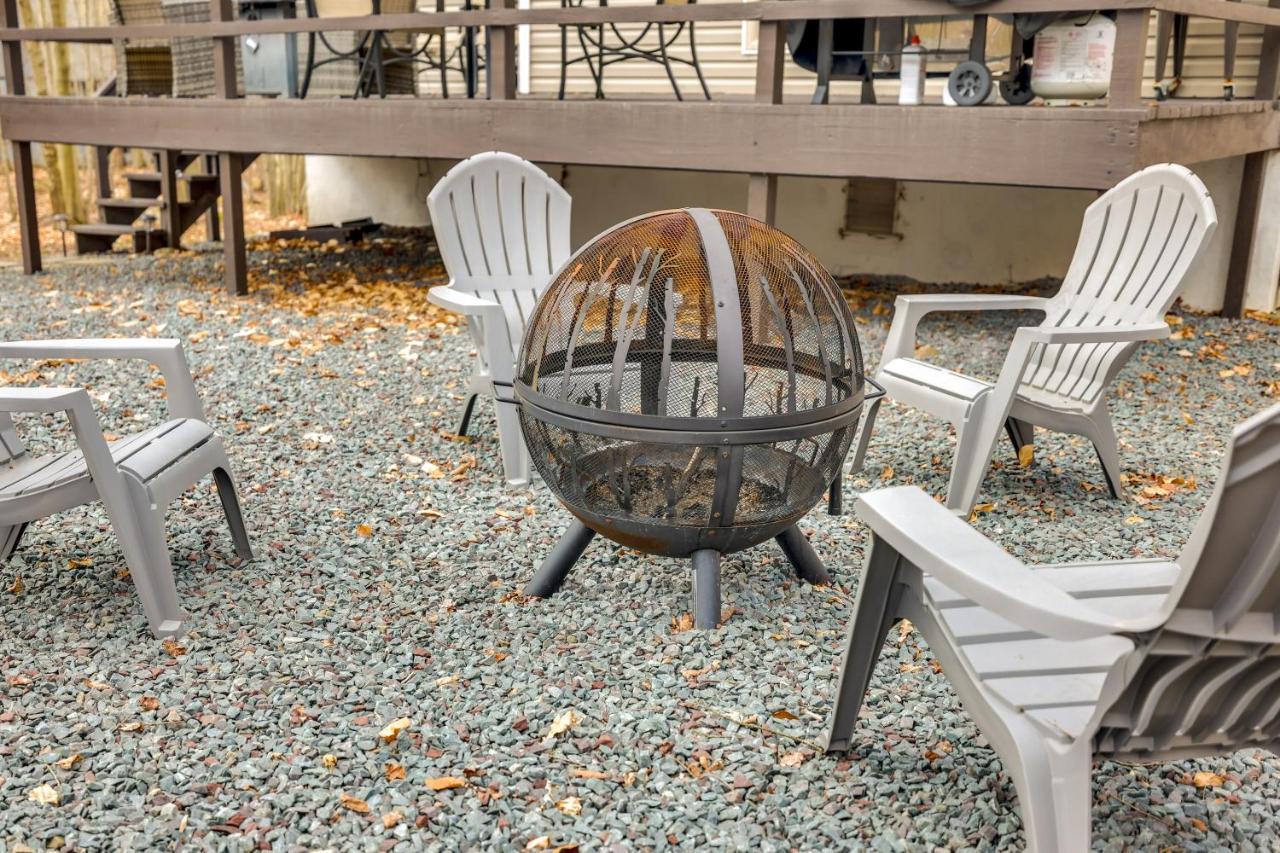 Pet-friendly Pocono Vacation With Deck! * Pocono Lake