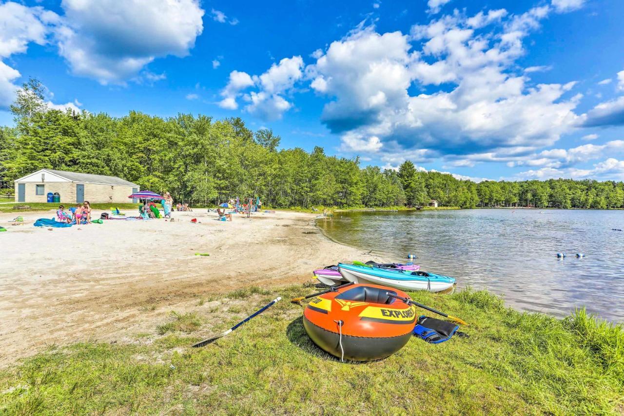 Holiday home Pet-friendly Pocono Vacation With Deck!