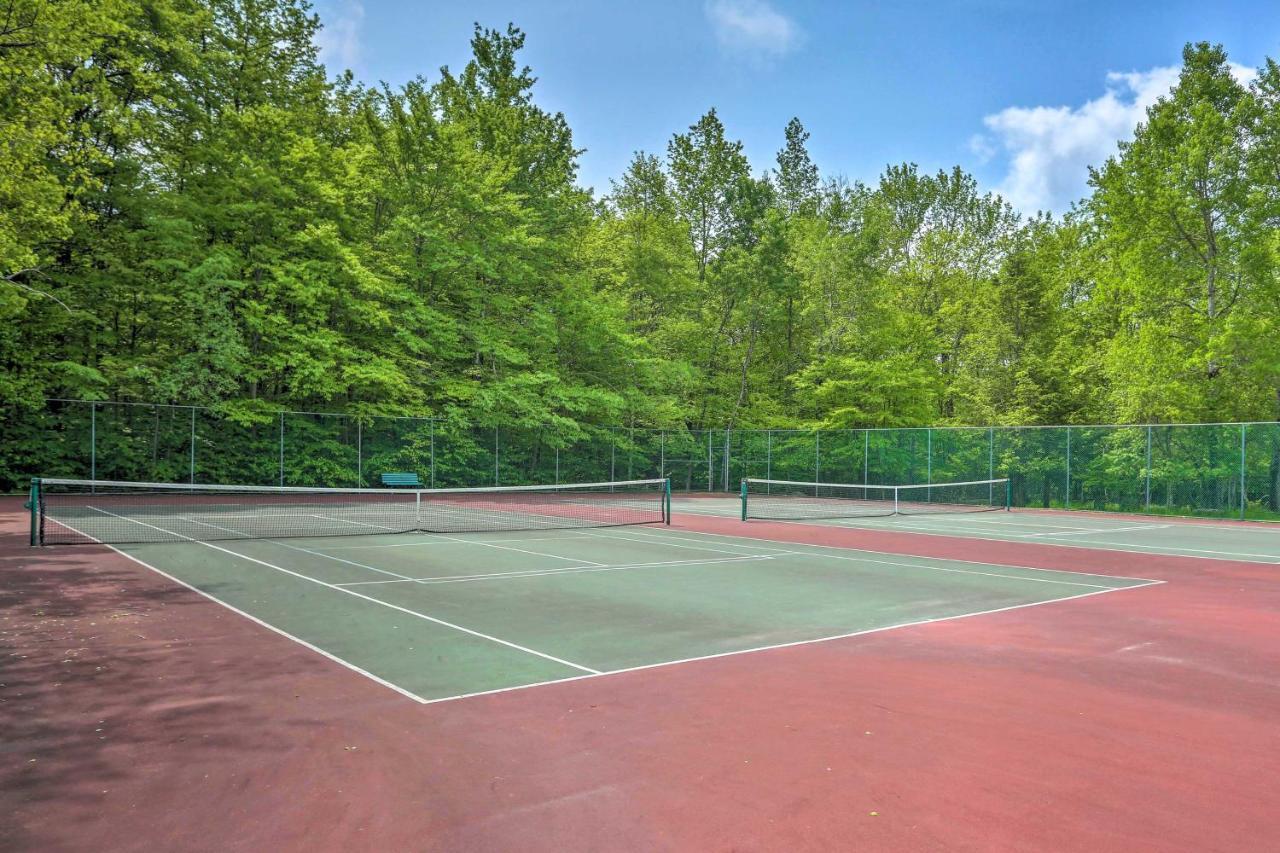 Pet-friendly Pocono Vacation With Deck! Pocono Lake