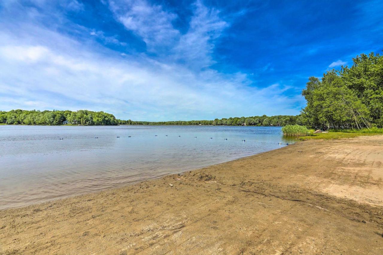 Pet-friendly Pocono Vacation With Deck! Holiday home